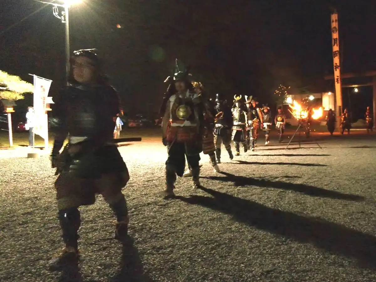 4年ぶりの伝統行事「月岡神社 前夜祭」甲冑隊らが市内見回り