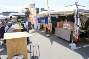 山形ワインバルと同時開催! ノゾキニコナイ?「スキマバル」夜9時まで揚げ物やスイーツなど楽しむ