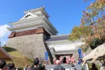 秋晴れの上山城 = 2024年11月3日 上山城前