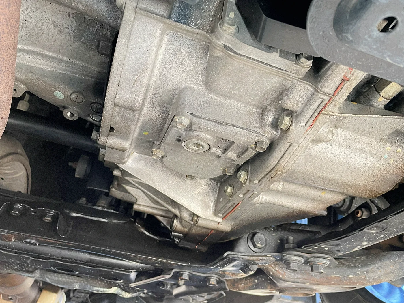 パッキンを新品にしてボルトを締め付け