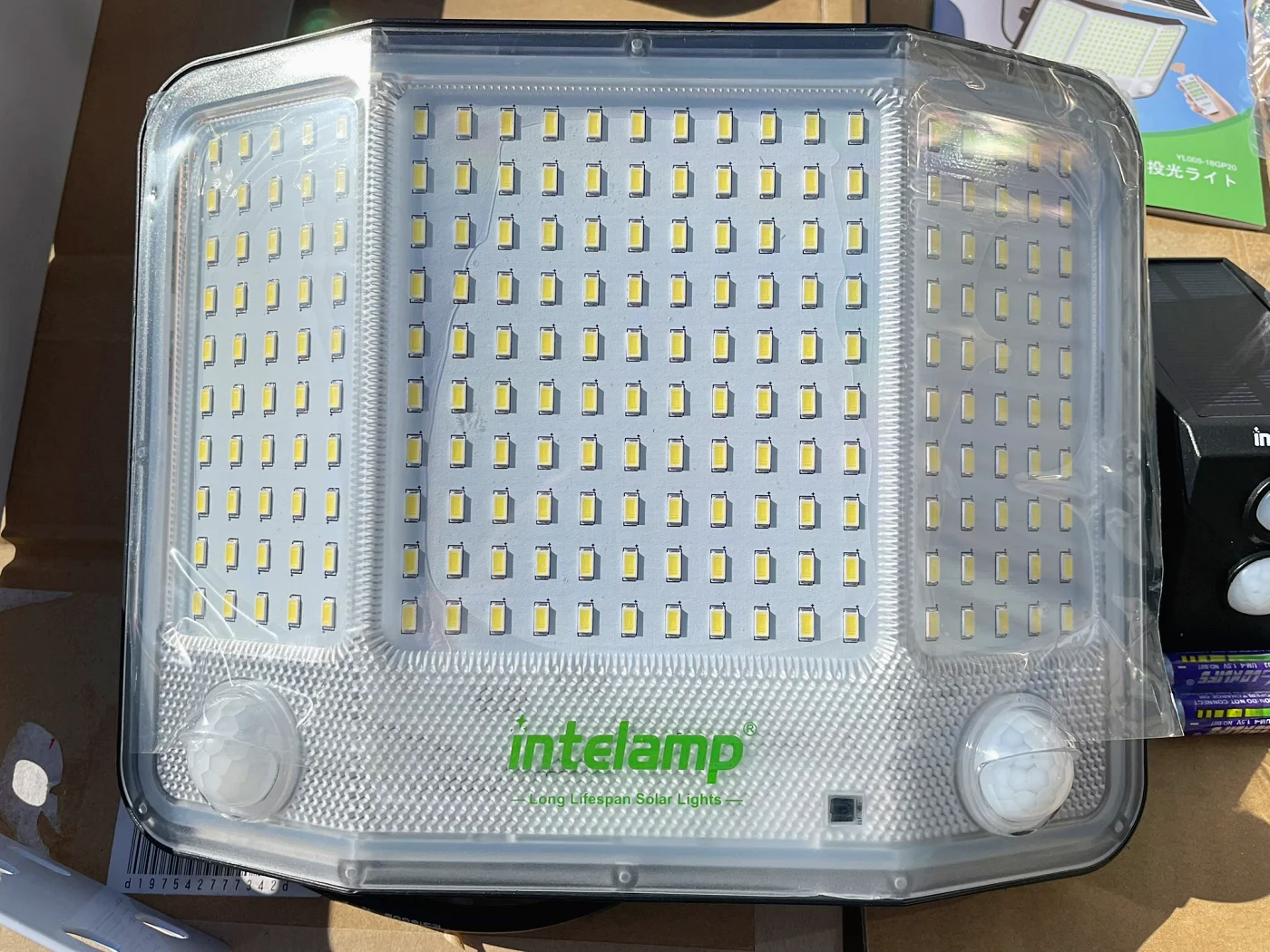 LEDチップが敷き詰められたライト