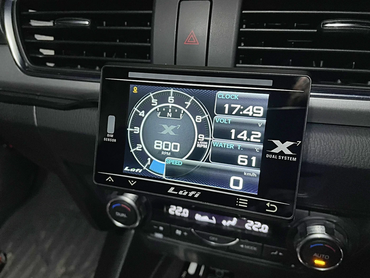 画面1 (メーター1個と文字情報4個)