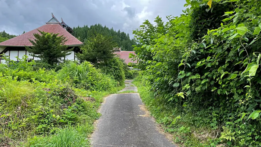 集落への入口 = 2022年7月6日 泥部