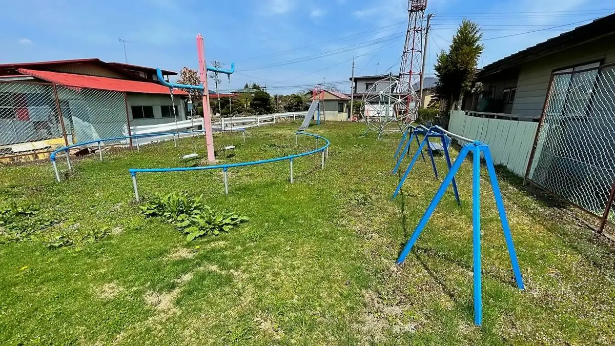 細谷児童遊園｜ブランコの形が特徴的 細谷地区の遊具豊富な遊び場