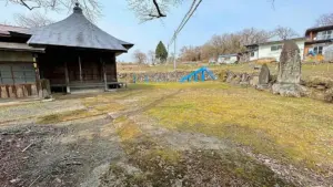 高野のお堂「大日堂」山沿いの集落にあるちょっとした遊びに助かる広場