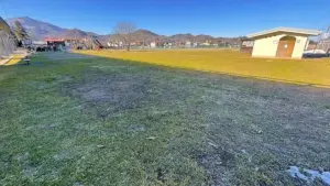 線路沿いにある広々とした公園「長清水公園」の遊具などを現地で調査してきました！