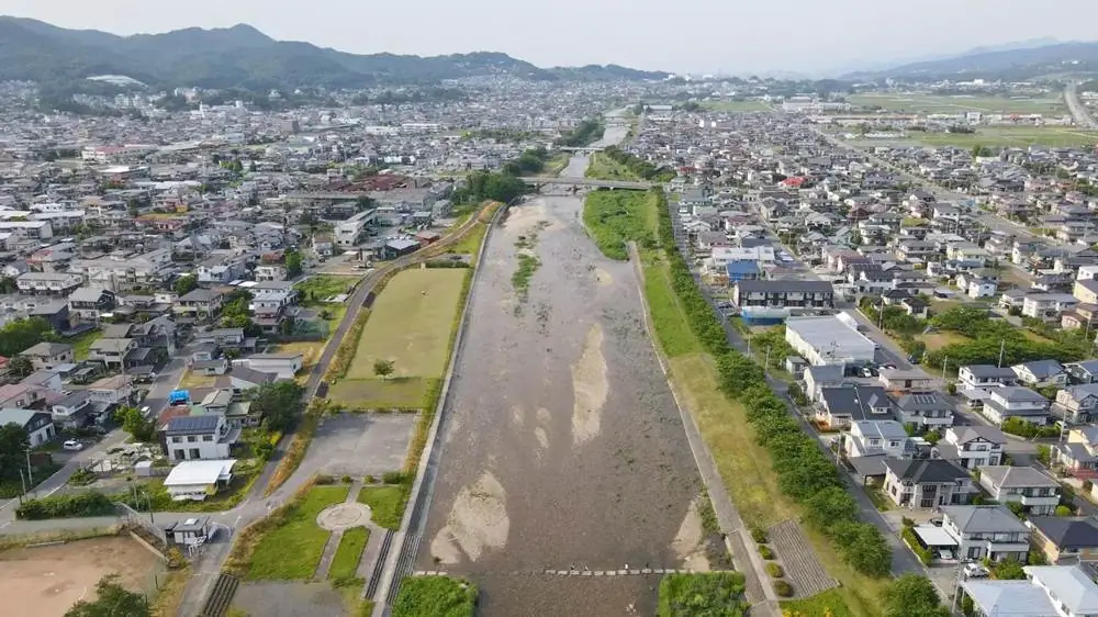 河原で自然を感じて