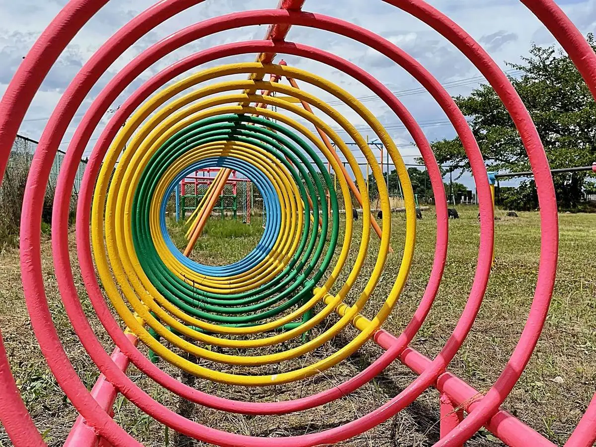 輪くぐり = 金瓶児童遊園