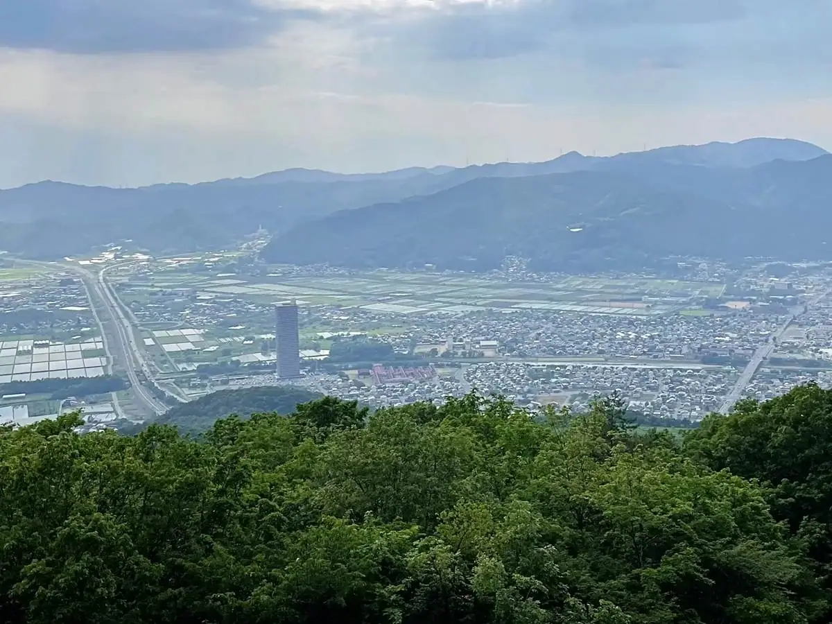 頂上からの景色 = 2021年6月8日 三吉山山頂