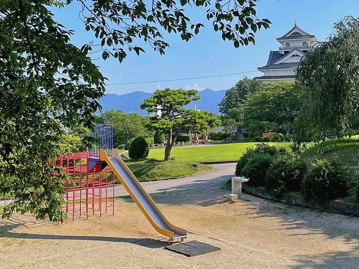 緑に染まるシンボル = 2021年7月17日 月岡公園