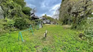 県道から伸びる階段が特徴「新丁児童遊園地」市内を一望できる公園