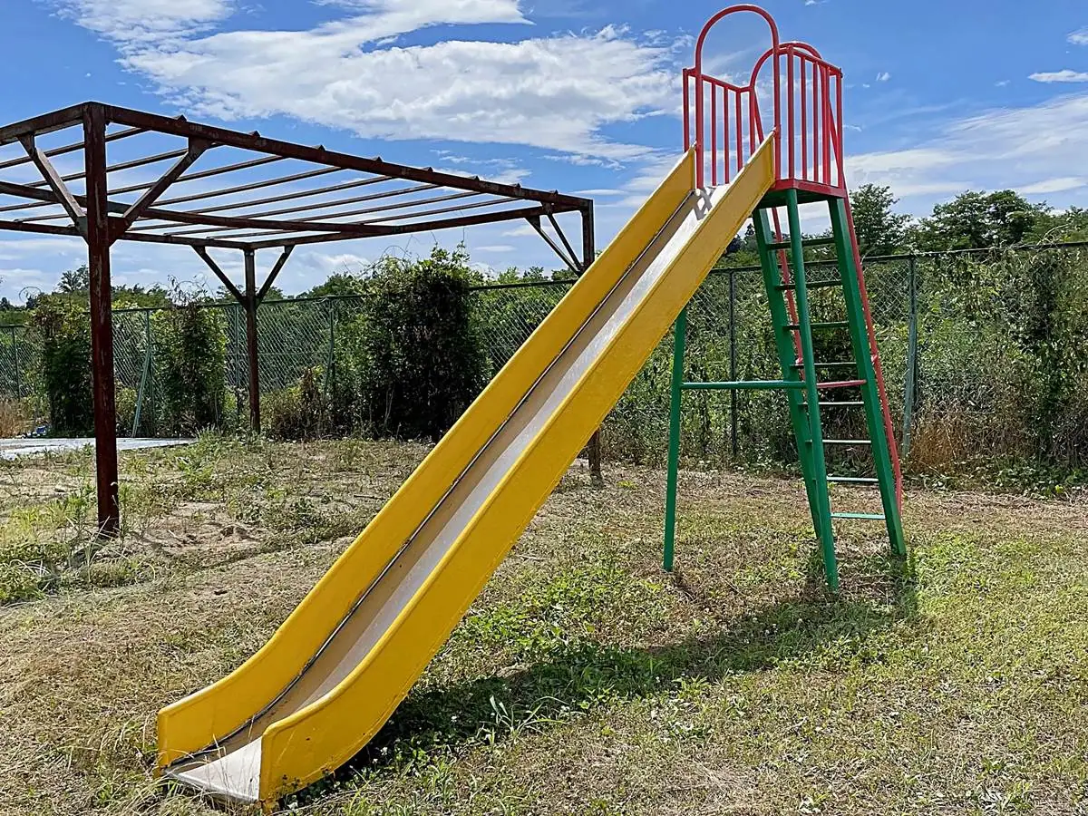 すべり台 = 金瓶児童遊園