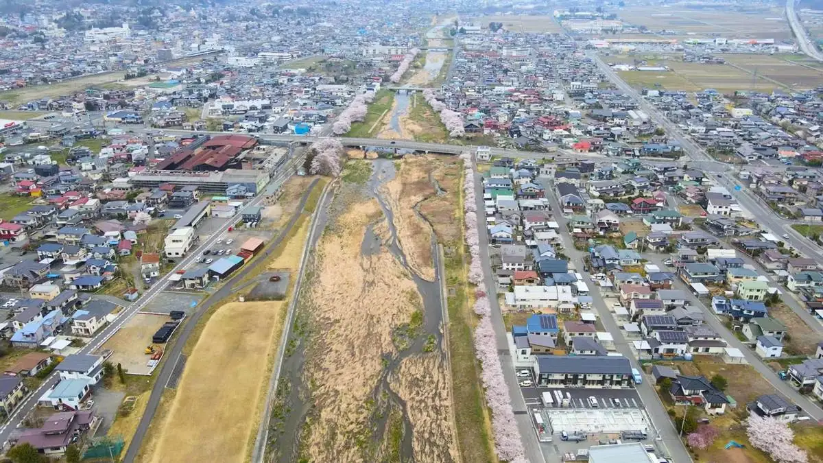 2023年4月6日 須川河岸堤プロムナード上空