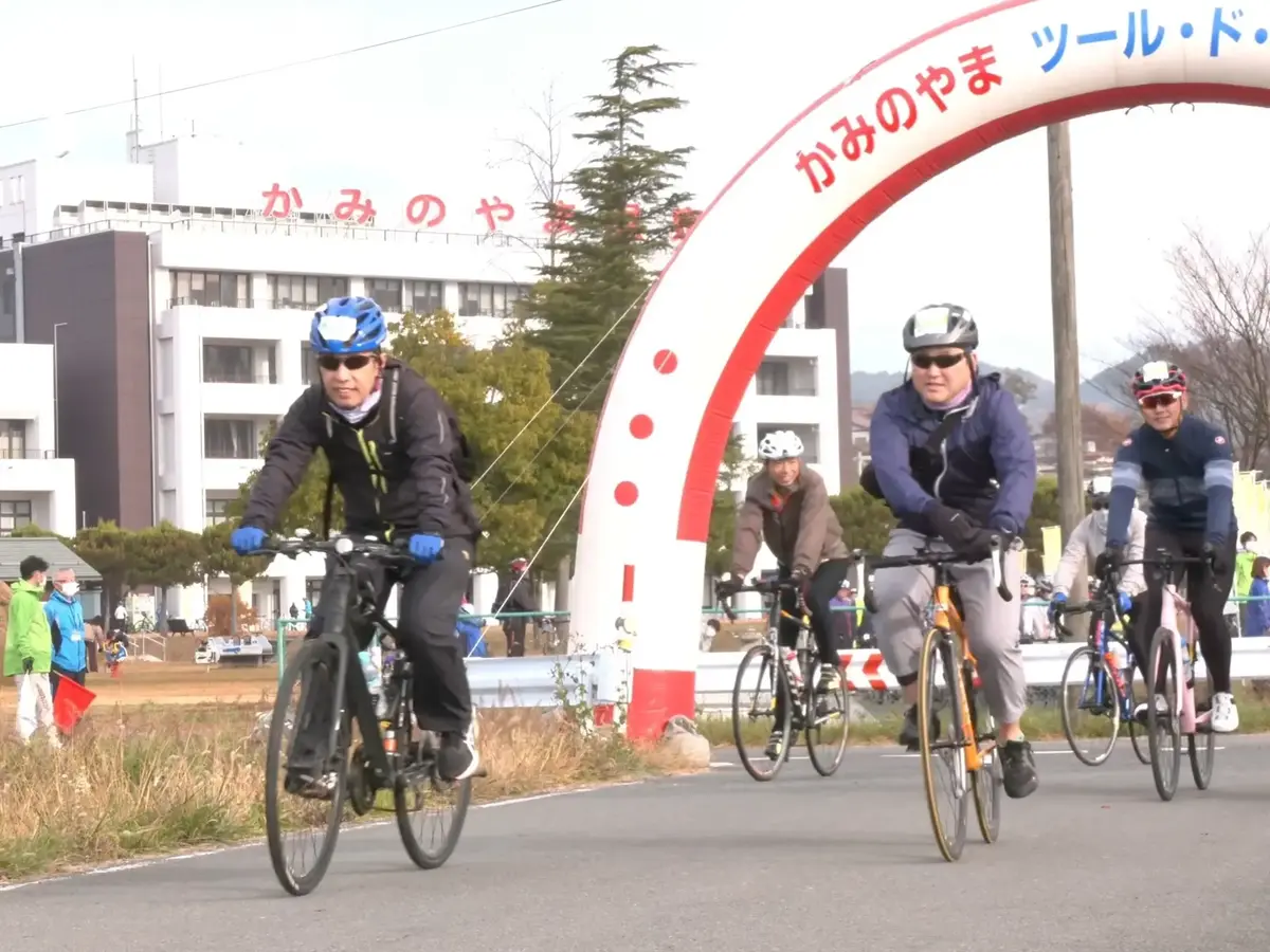 昨年のスタート地点の様子 = 2022年11月13日 市民公園前