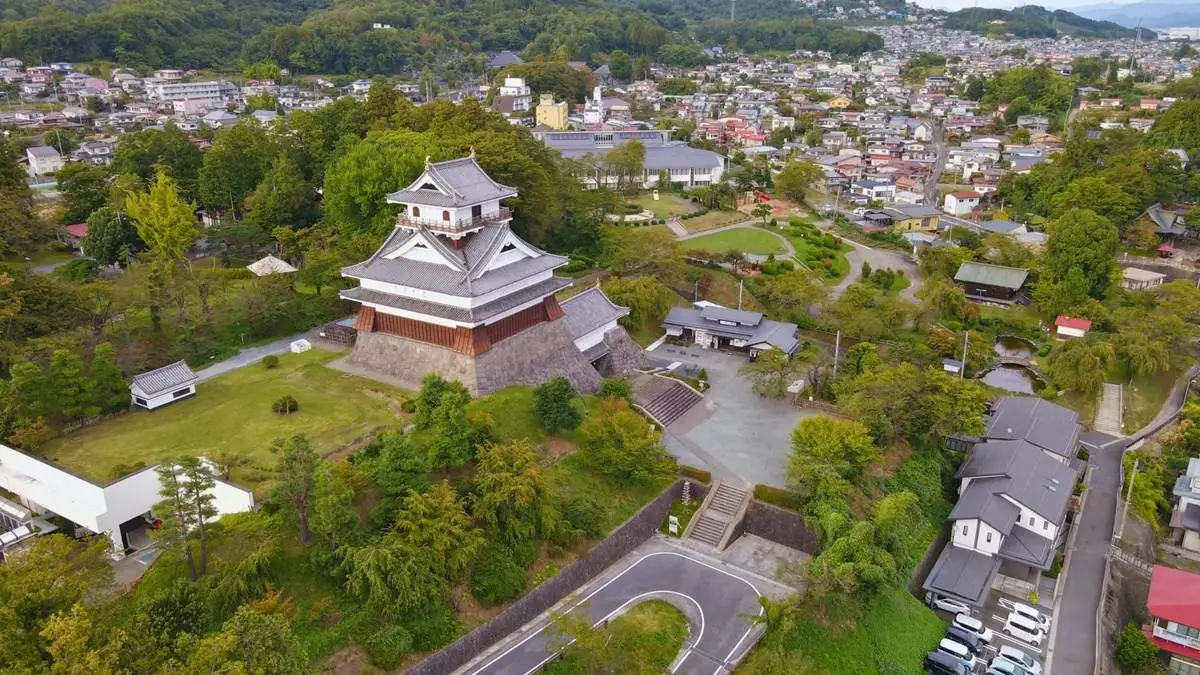 お城と公園 = 2023年10月03日 元城内上空